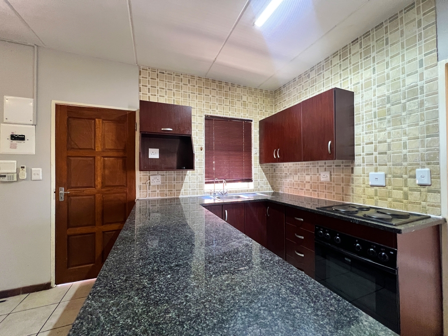 To Let 2 Bedroom Property for Rent in Die Bult North West